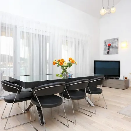 Appartement By The Sea - 16211 Trogir